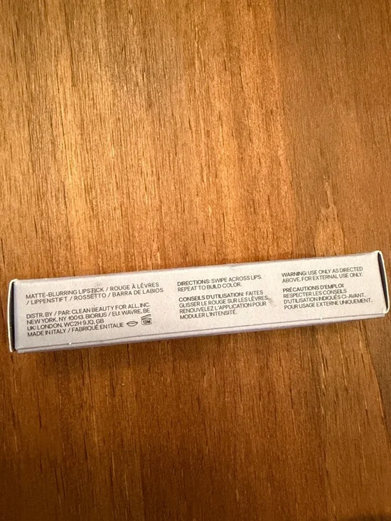 Saie Lip Blur Matte-Blurring Lipstick - Dada color - Picture 4 of 7